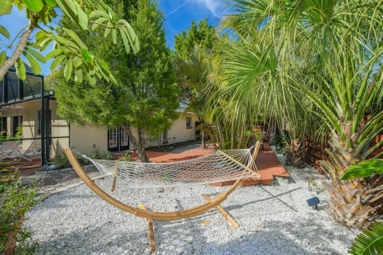 Island Time - Home Wenclosed Lagoon Style Pool Spa Walk To Beach Bikes Holmes Beach Exterior photo